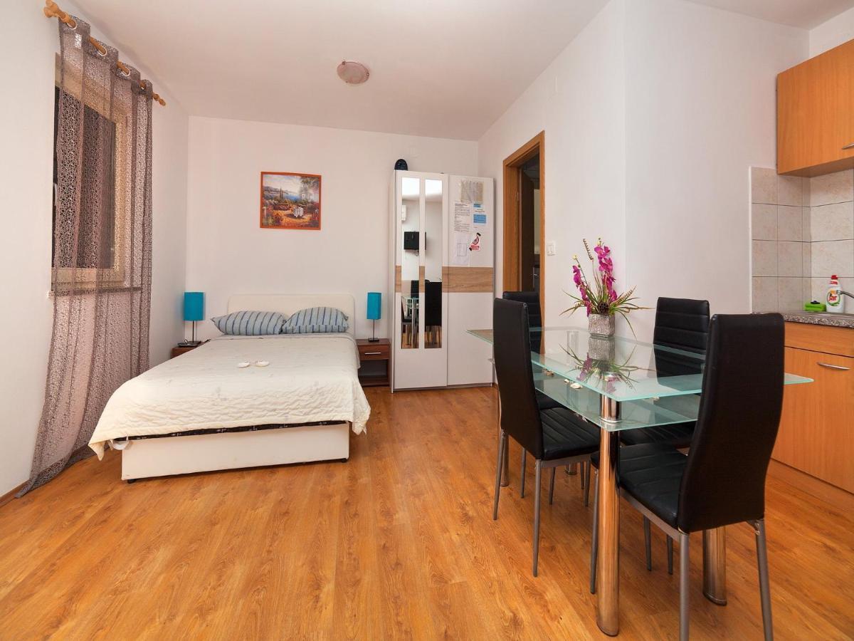 Apartments Barbara Брсеч Екстер'єр фото