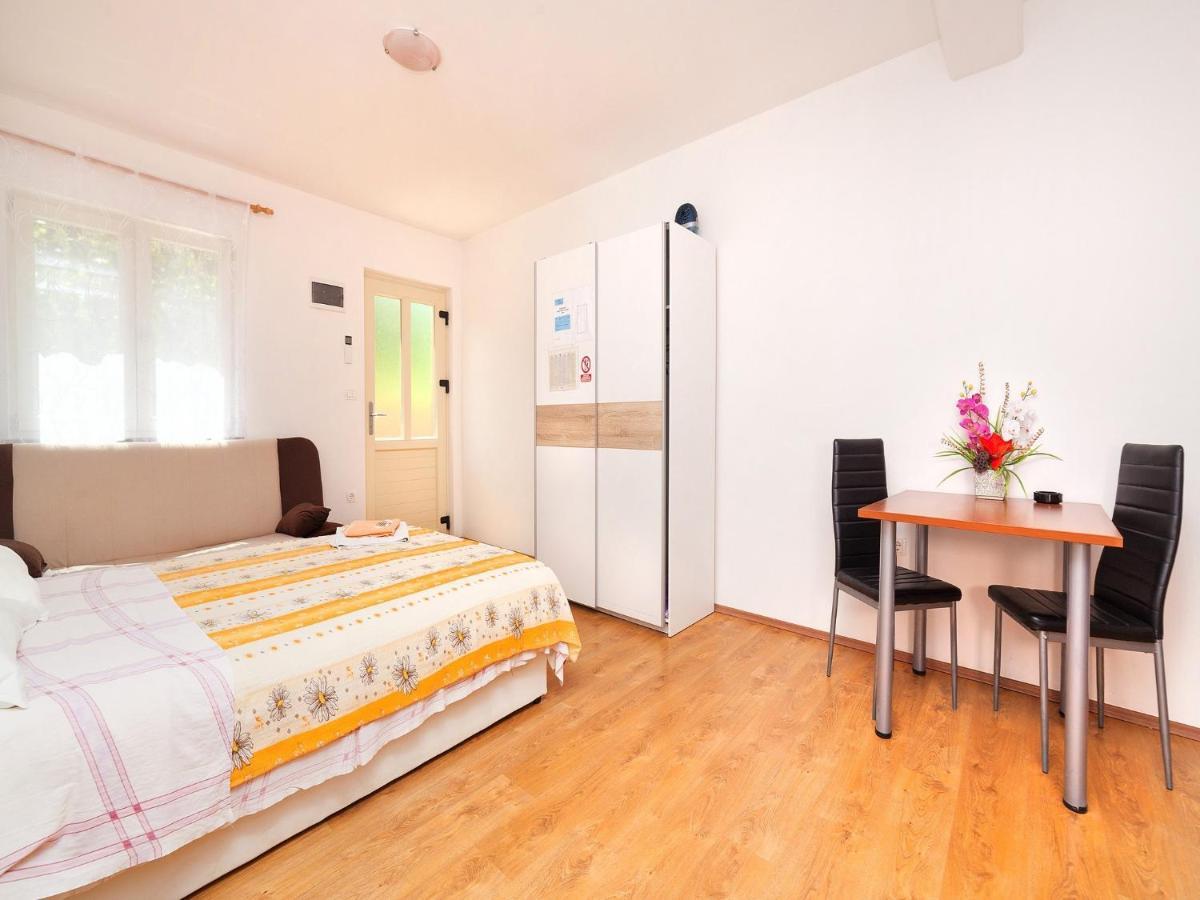 Apartments Barbara Брсеч Екстер'єр фото